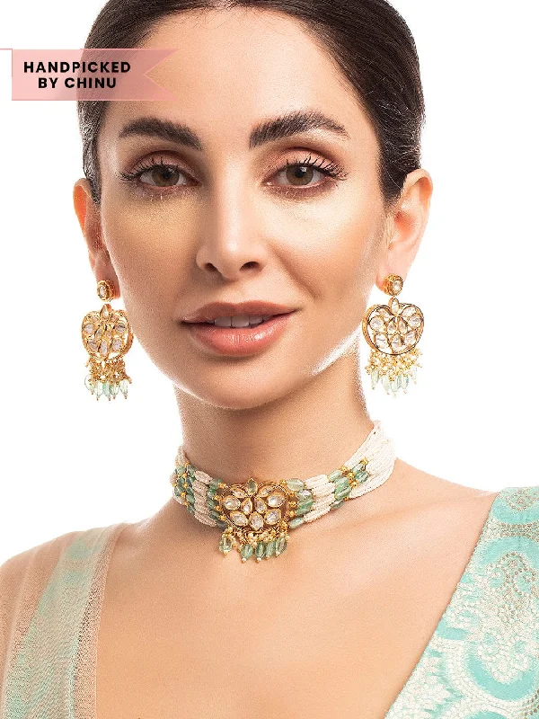 tarnished gold stack necklace-Faded edge necklace-Rubans Gold Plated Kundan Choker Set With White And Mint Green Beads