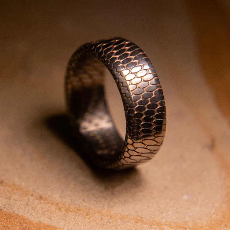 gothic-inspired tiger claw ring-Buffed band ring-Etched Tilted Superconductor Ring 2.0